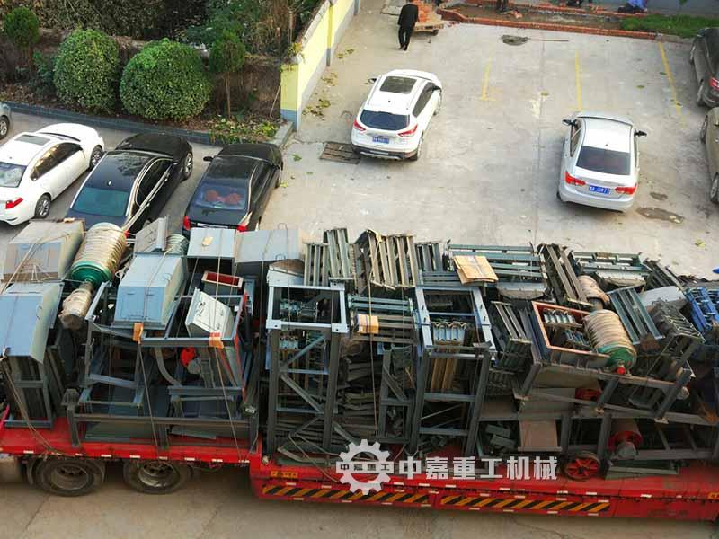 中嘉重工带式输送机设备发货香格里拉项目