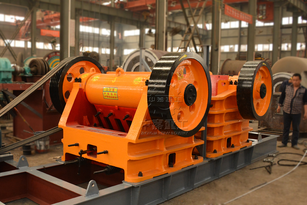 中段细碎作业强者 PEX250×1000细颚式破碎机舟山行