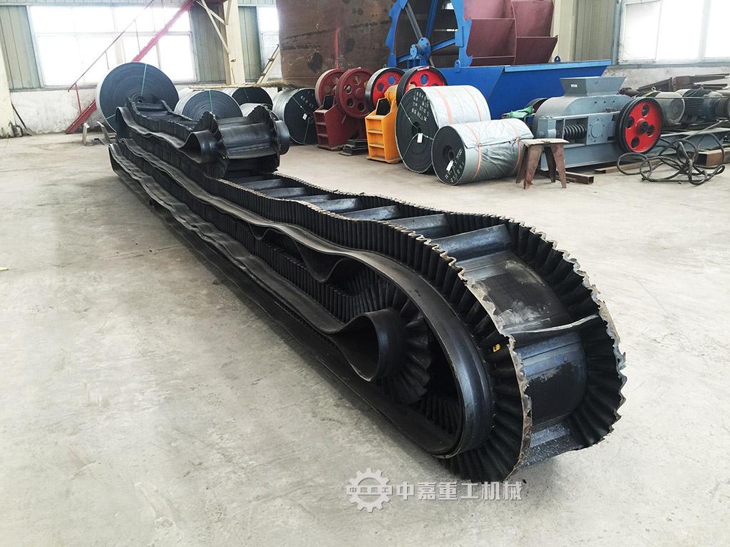 DJ大倾角皮带输送机